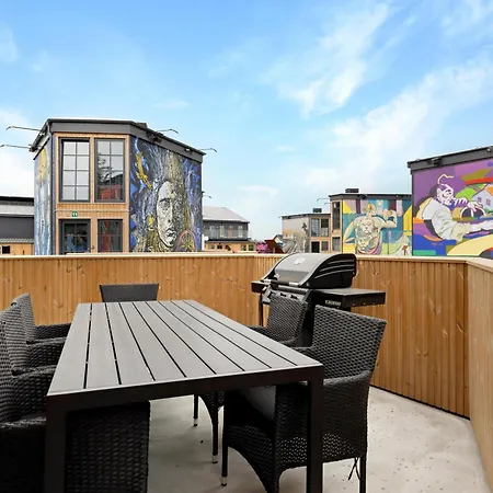 Fun Art Holiday Apartment Lots Of Fun For The Whole Family! ホテル